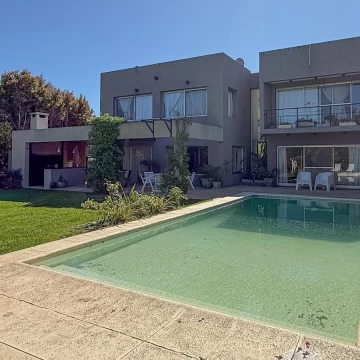 Casa en venta estilo moderno 4 dormitorios Talar Del Lago II Pacheco