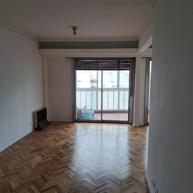4 ambientes en venta en Caballito / Piso alto