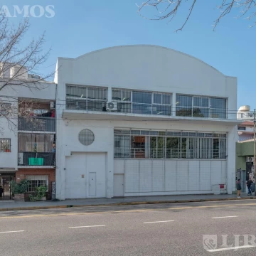 Edificio Comercial en Pompeya