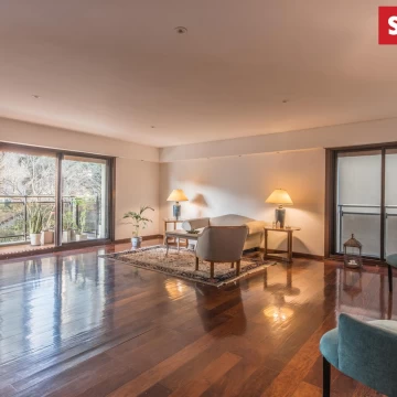 Venta Departamento 5 ambientes con dependencia y cochera en Retiro 