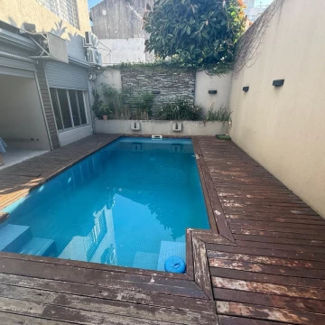 VENTA DE CASA 5 AMB EN QUILMES CON QUINCHO PILETA Y COCHERA