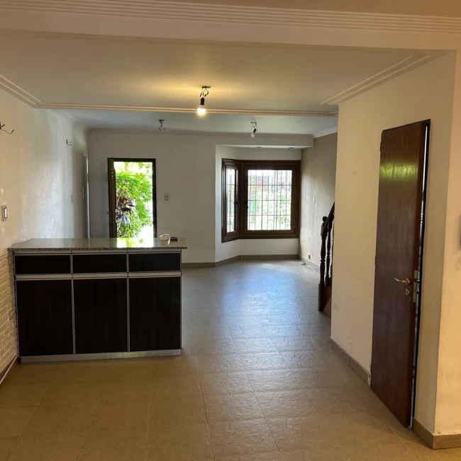 Venta triplex Lanus