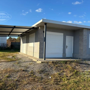 Venta de casa, dos dormitorios, Real de San Carlos. Colonia del Sacramento