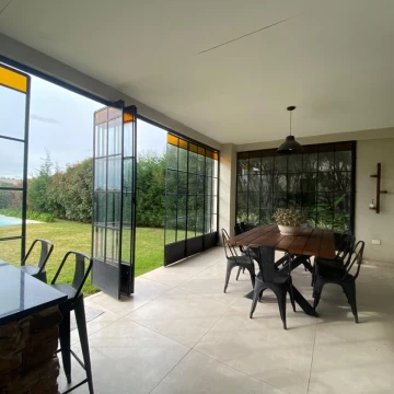 Casa en venta 3 dormitorios Barrio Santa Elena Pilar del Este
