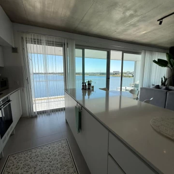 Departamento de 3 ambientes con vista al lago central