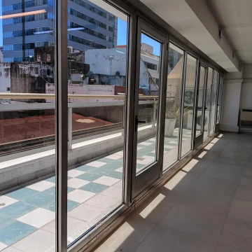 ALQUILER DE OFICINA EN SAN NICOLAS.