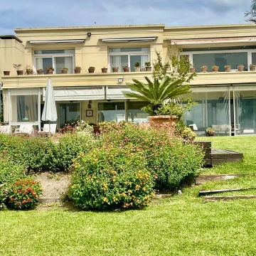 Casa en venta en Santa Barbara al Lago Central con 6 dormitorios