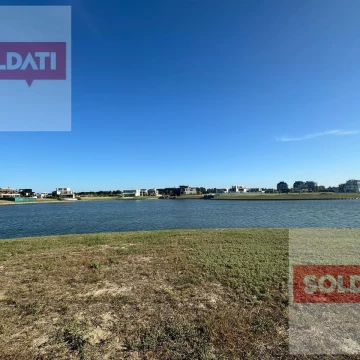 Terreno en venta al lago central en  Puentes - Nordelta
