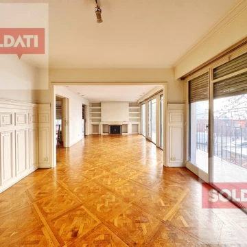Departamento en venta 3 dormitorios dependencia escritorio balcon y patio a la calle en Cañitas