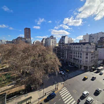 Departamento en Venta con vista abierta a la plaza Las Heras