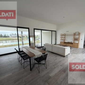 Casa en venta, al Agua en El Naudir - Escobar