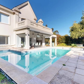 Venta casa en Solar del Bosque, Canning, Calidad Premium, con pileta climatizada.