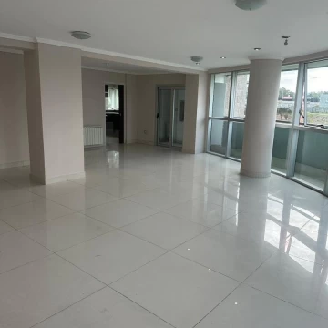 Venta Semipiso  torre VIP Altos de Villa Sol 3 dormitorios con 2 cocheras