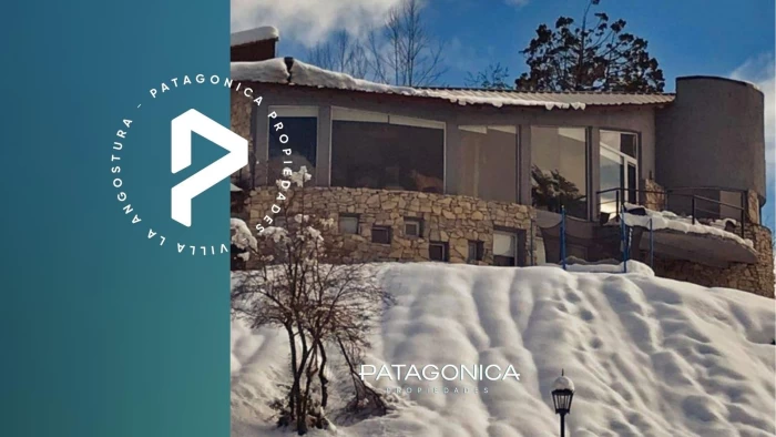VENTA – Casa de 320m2 , sobre lote de 4000m2 en el Puerto, Villa la Angostura