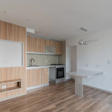 Departamento de 3 ambientes reciclado con balcón aterrazado