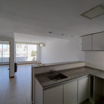 Departamento 1 dormitorio al frente con cochera