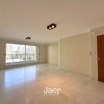 Semipiso de categoría 3 dormitorios en zona río