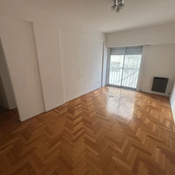Departamento en alquiler en San Nicolás con palier privado