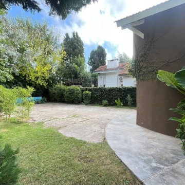 Casa Quinta en Venta de 8 ambientes Villa Rosa