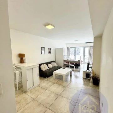 Venta Monoambiente con Balcón en Edificio OHM con Amenities y Apto Profesional
