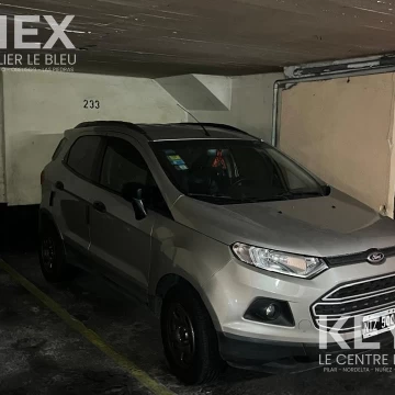 Cochera en Barrio Balvanera. Muy comoda y bien ubicada. Barrio muy comercial. Oportunidad!