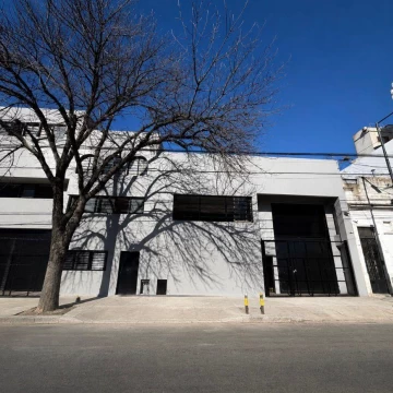 Depósito en alquiler de 2100 m2 en Parque Patricios