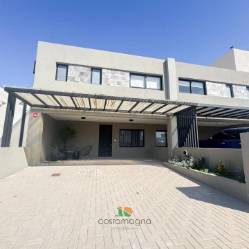 Dúplex en venta de 3 dormitorios en Prados de Manantiales