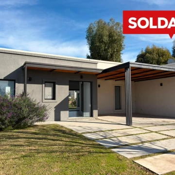 Casa en Venta sobre Lote Central , una planta en Barrio Santo Tomas