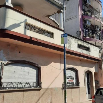 Importante casa de 2 plantas en barrio sur