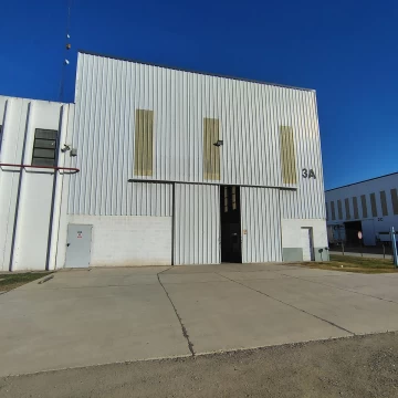 Deposito 900m2 con Excelente Exposicion . Seguridad 24hs!!!