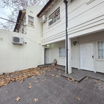 Dúplex en Villa Ballester - Venta - Tres Ambientes c/ Cochera.