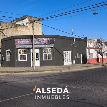 Local Comercial con Vivienda