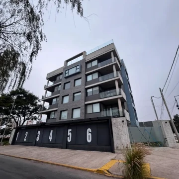 VENTA Departamento con vista al rio, posible financiacion!