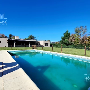 Casa en gran lote en Venta, 3 dormitorios en Segundas Colinas APTO CREDITO