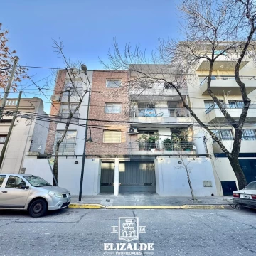 3 de Febrero y Martin Rodriguez - 2 amb con cochera - Venta