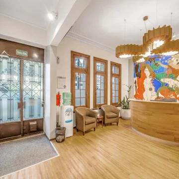 Casa en venta en Belgrano. Apto vivienda o comercial. 4 plantas con ascensor.