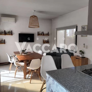 Casa en alquiler 4 ambientes en Maria Eugenia RV barrio cerrado Moreno, tipo duplex