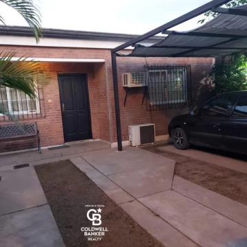 CASA EN VENTA CDAD ORAN-  PJE MATHEU AL 200