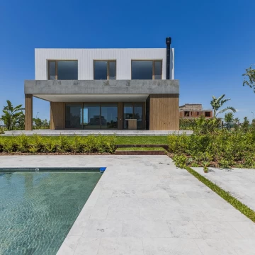 Venta | Casa en lote al agua | Los Puentes, Nordelta