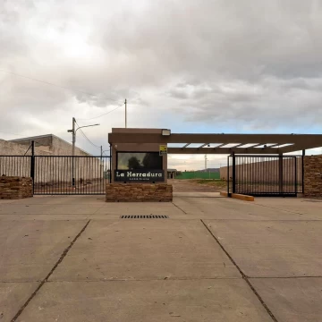 EXCELENTE LOTE CENTRAL DE 300M2 B° PRIVADO LA HERRADURA, CALLE VIDELA ARANDA, CRUZ DE PIEDRA, MAIPU.