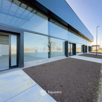 ALQUILER - Locales comerciales de 75 m² por Av. Fuerza Aérea - Barrio Don Mateo, Funes.