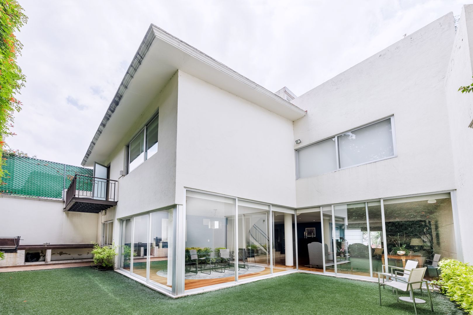 13 Patio.jpg