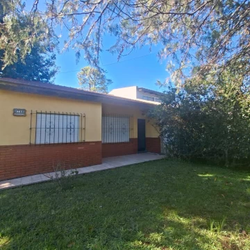 Alquiler Anual, Casa  3 dormitorios, pileta, Sakura, Exaltación de la Cruz