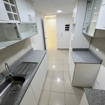 DEPARTAMENTO + ESTACIONAMIENTO EN VENTA A UNA CUADRA DE MAKRO - SURCO