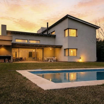 NUEVO VALOR! FINANCIA! Venta/ALQUILER Casa en Chacras de La Reserva, Campana.