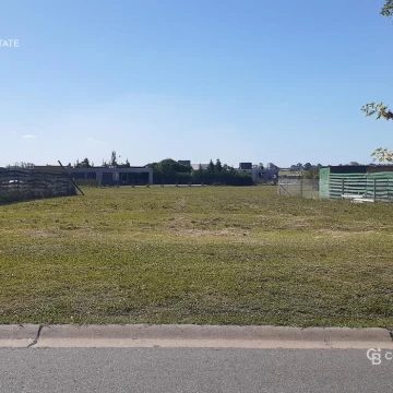 Terreno de 905 m2 en venta Barrio cerrado San Sebastián - Escucha Ofertas