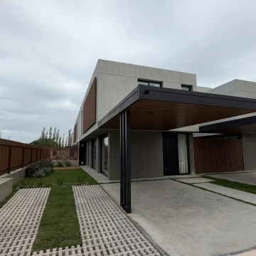ALQUILER - Dúplex de 3 dormitorios en Chacras Green