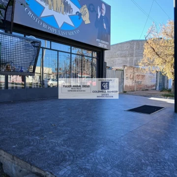 Local Comercial con Departamento en Venta, San Rafael.