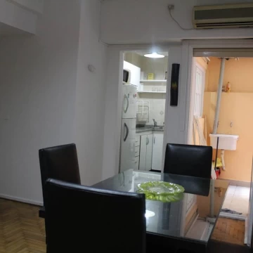 Funcional Departamento de 2 ambientes en Palermo en calle Billinghurst con patio
