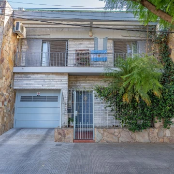 VENTA - Casa - 4 Dormitorios - España y Hospitales, Rosario